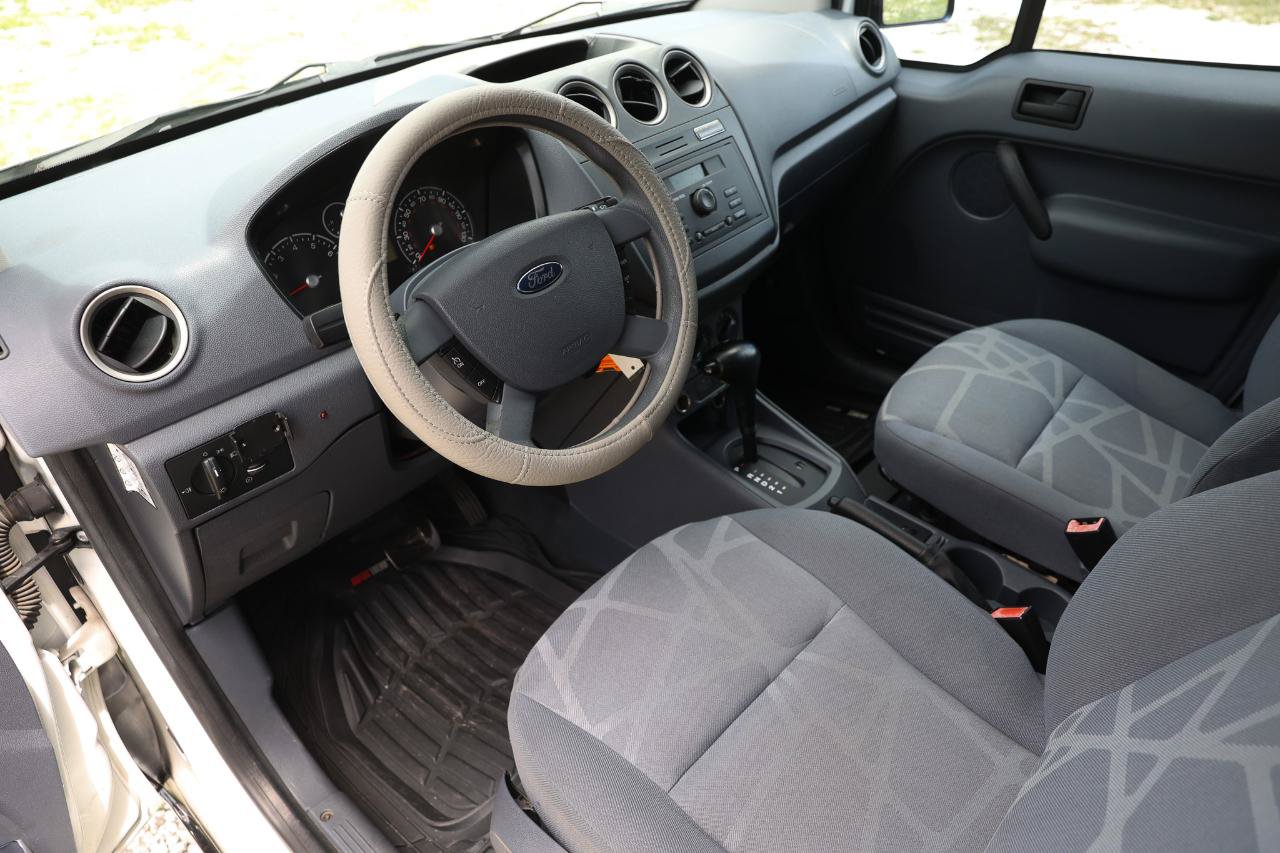 Used 2011 Ford Transit Connect XL FWD image 4