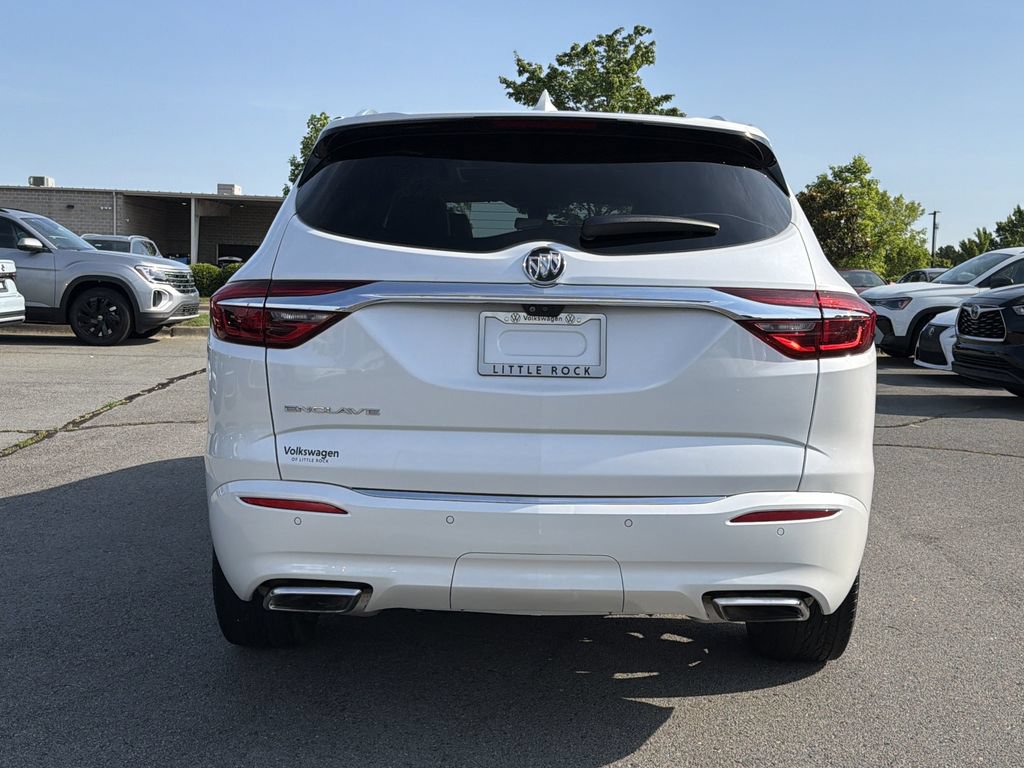 Used 2020 Buick Enclave Avenir w/ Avenir Technology Package FWD image 4
