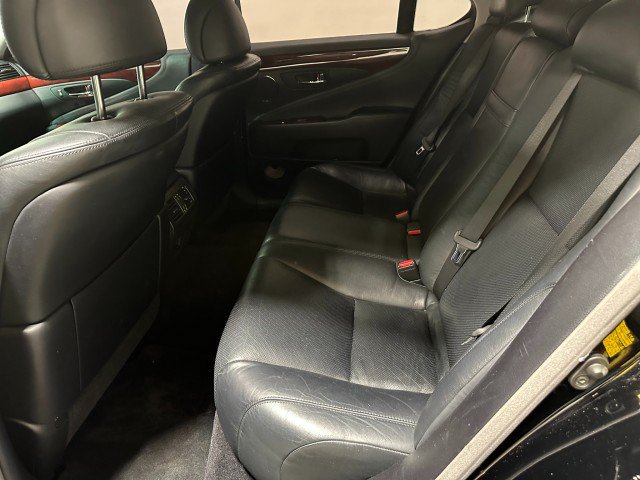 Used 2011 Lexus LS 460 w/ Comfort Pkg RWD image 25