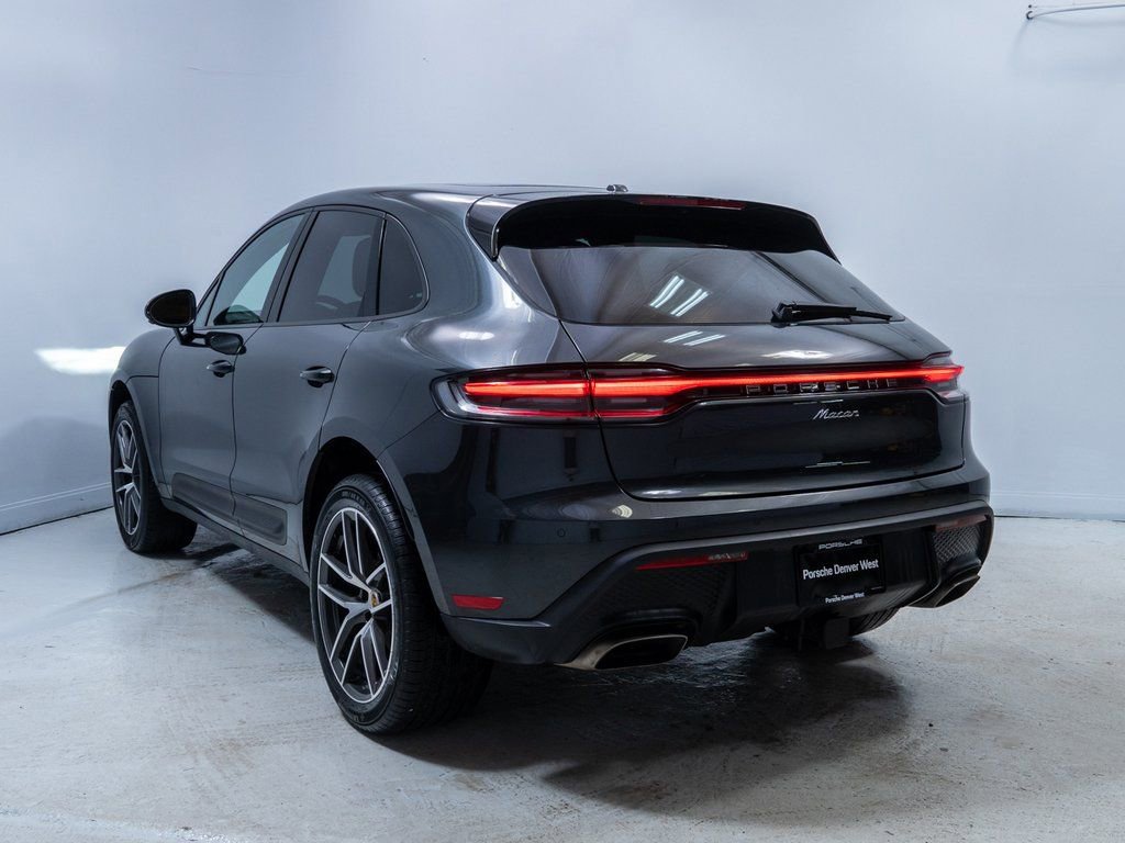 Used 2025 Porsche Macan image 3