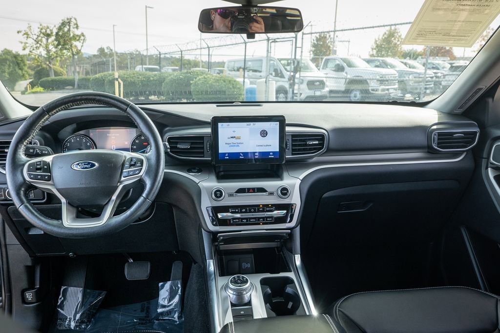 Used 2022 Ford Explorer XLT w/ Equipment Group 202A image 44