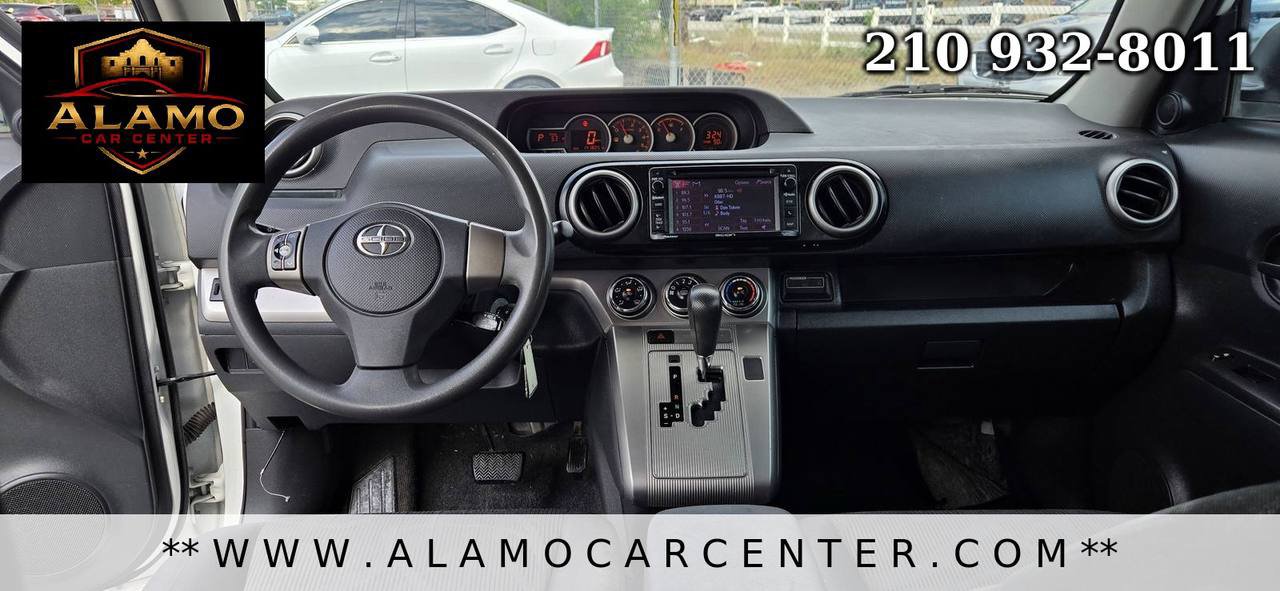 Used 2014 Scion xB FWD image 31