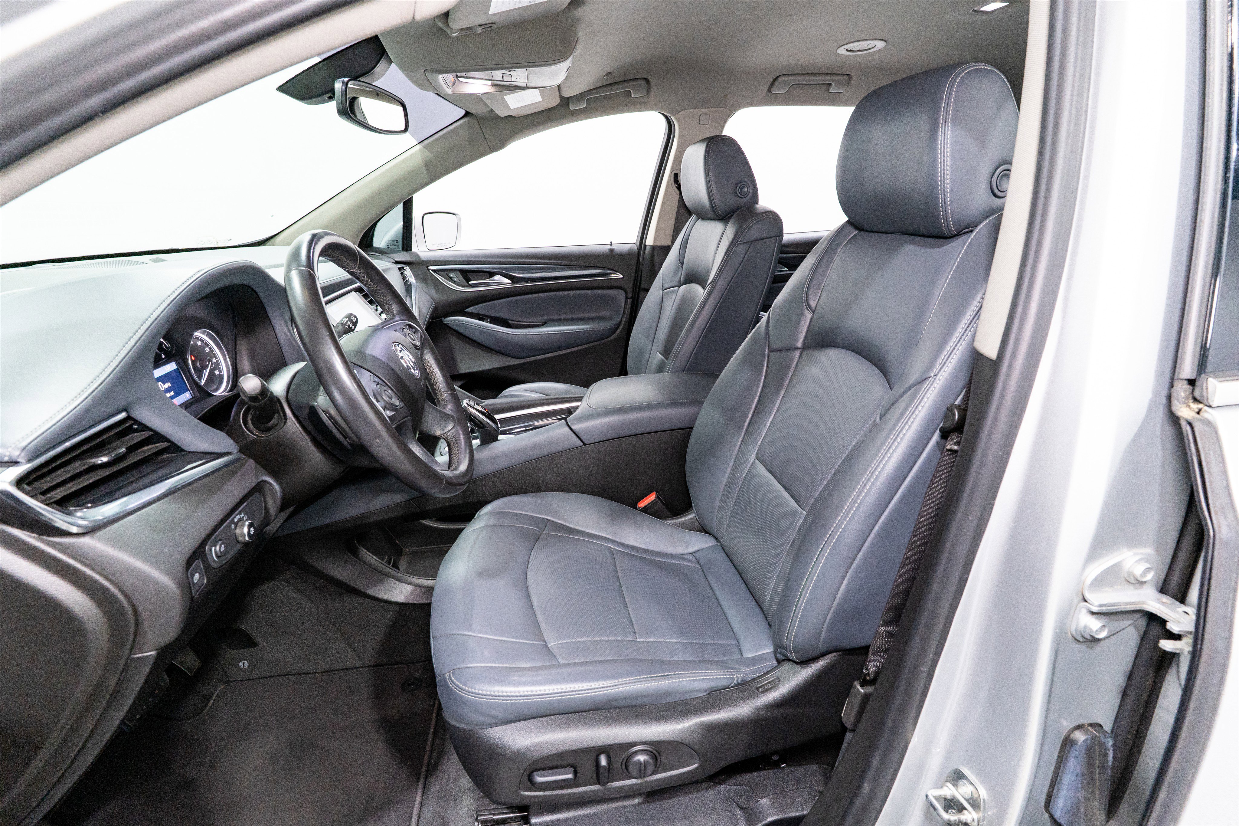 Used 2020 Buick Enclave Essence w/ Sound and Sites Package image 16