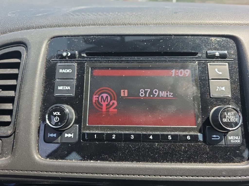 Used 2021 Honda HR-V LX image 16