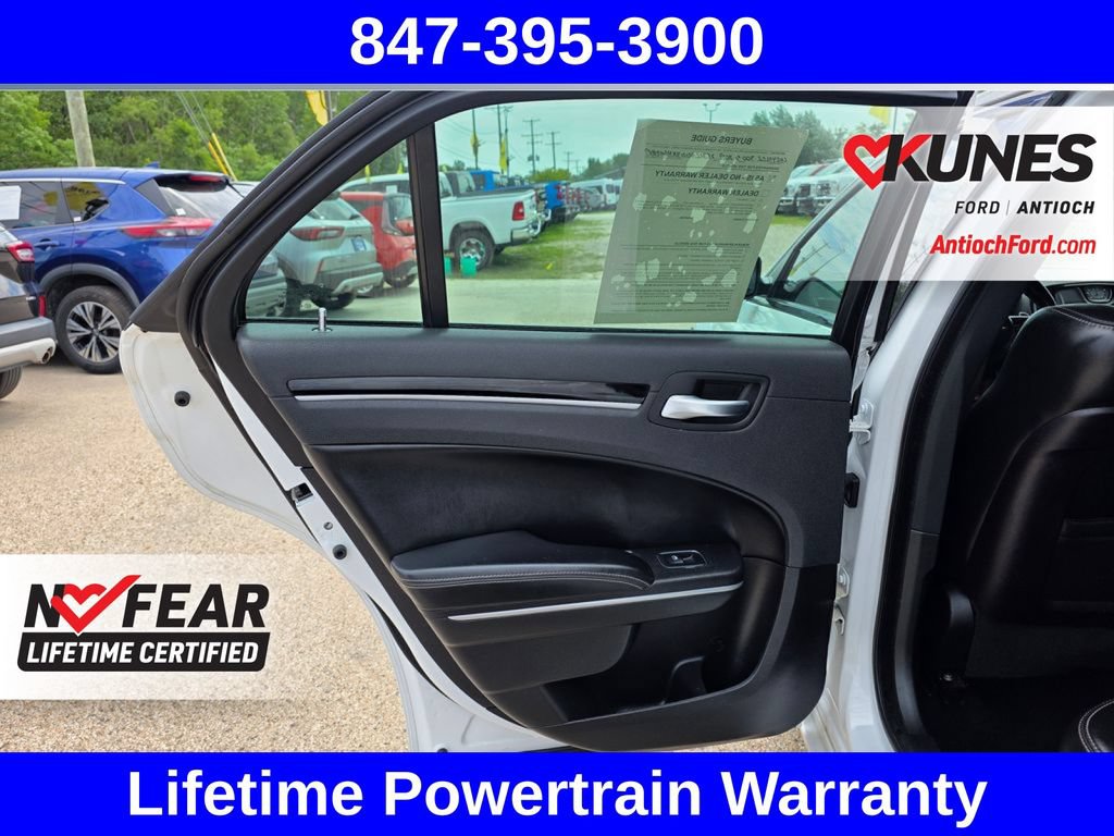 Used 2019 Chrysler 300 S AWD/4WD image 21