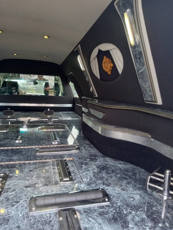 Used 2011 Cadillac DTS Limousine image 15