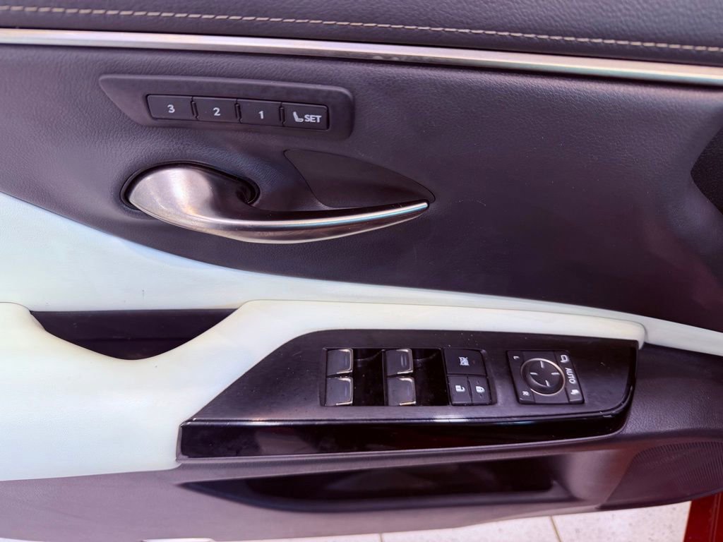 Certified 2023 Lexus ES 350 F Sport FWD image 19