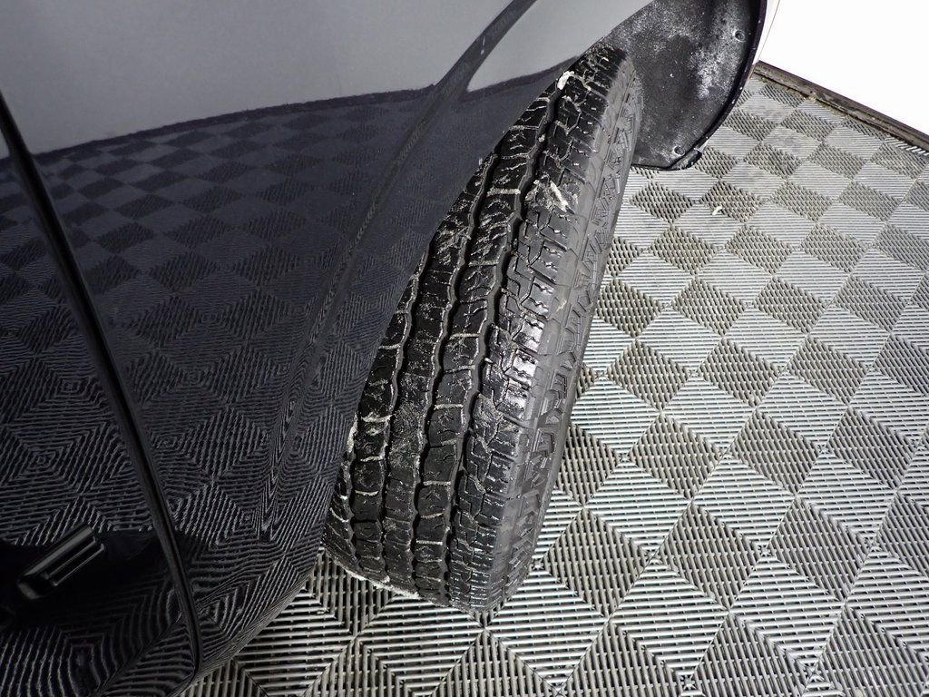 Used 2025 Chevrolet Tahoe Z71 image 40