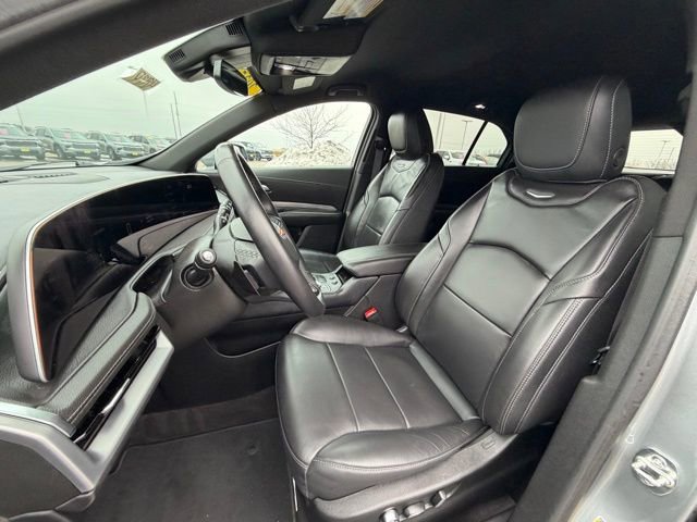 Used 2025 Cadillac XT4 Premium Luxury image 19