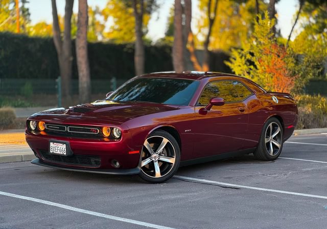 Used 2019 Dodge Challenger R/T w/ Driver Convenience Group RWD image 11