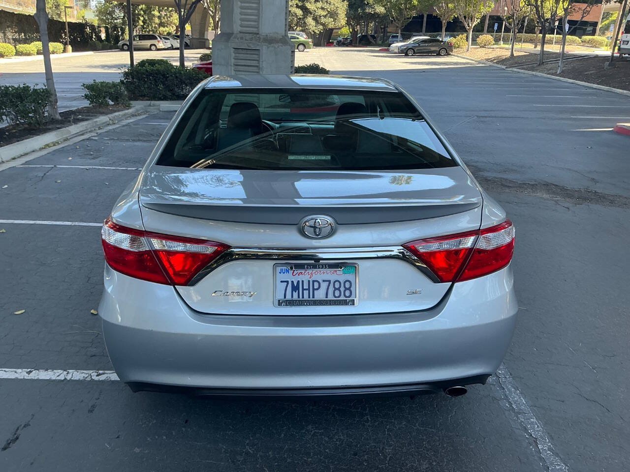 Used 2015 Toyota Camry SE FWD image 4