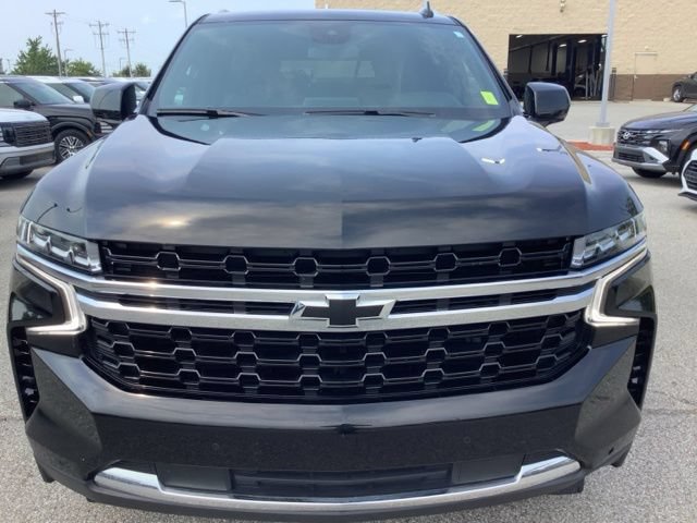 Used 2023 Chevrolet Suburban LS AWD/4WD image 2