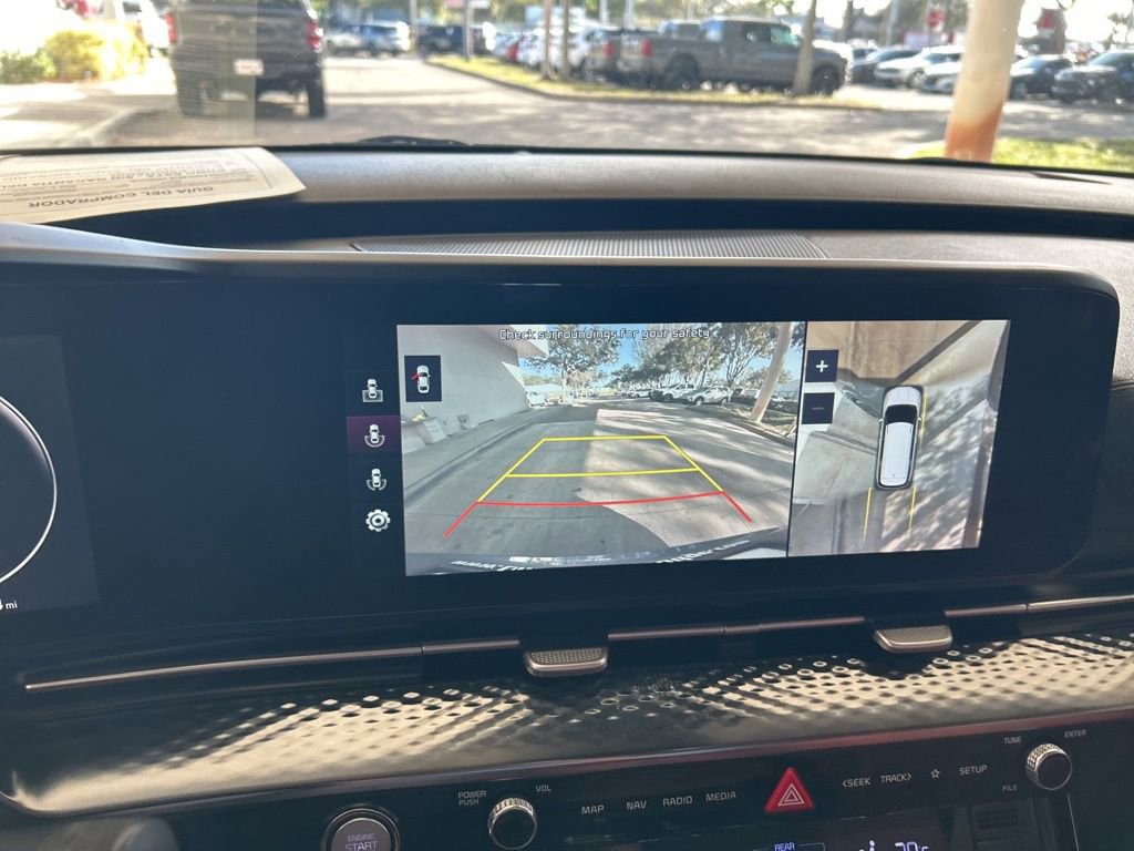 Used 2022 Kia Carnival SX Prestige image 10