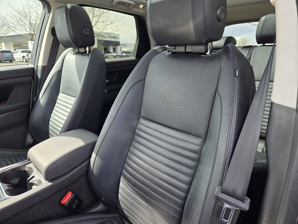 Used 2021 Land Rover Discovery Sport SE AWD/4WD image 15