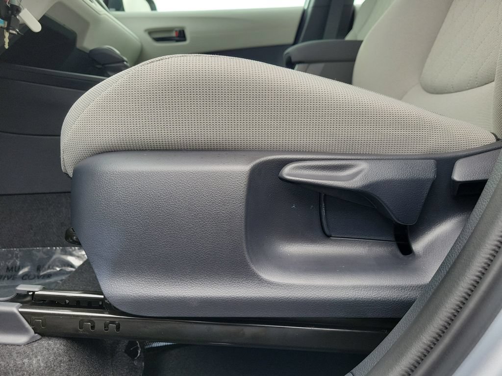 Used 2026 Toyota Corolla Cross L FWD image 21