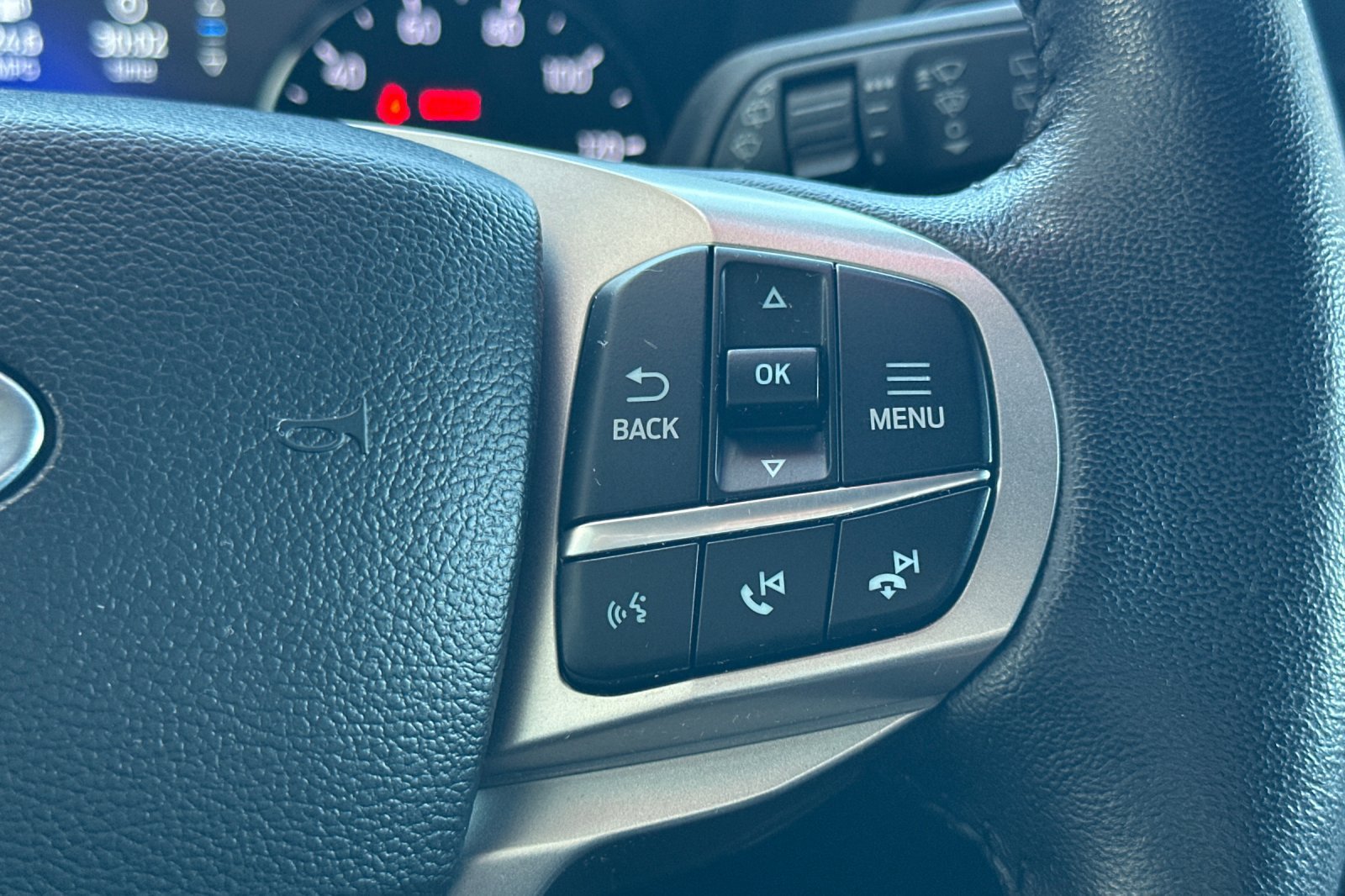 Used 2023 Ford Explorer Limited w/ Limited Technology Package RWD image 30