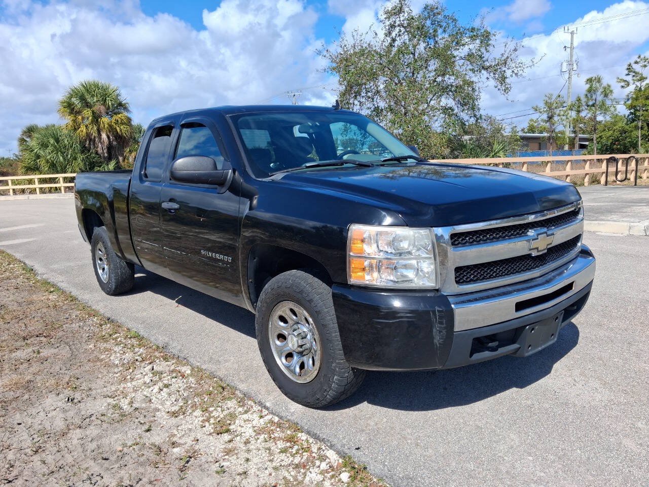 Used 2010 Chevrolet Silverado 1500 LS AWD/4WD image 4