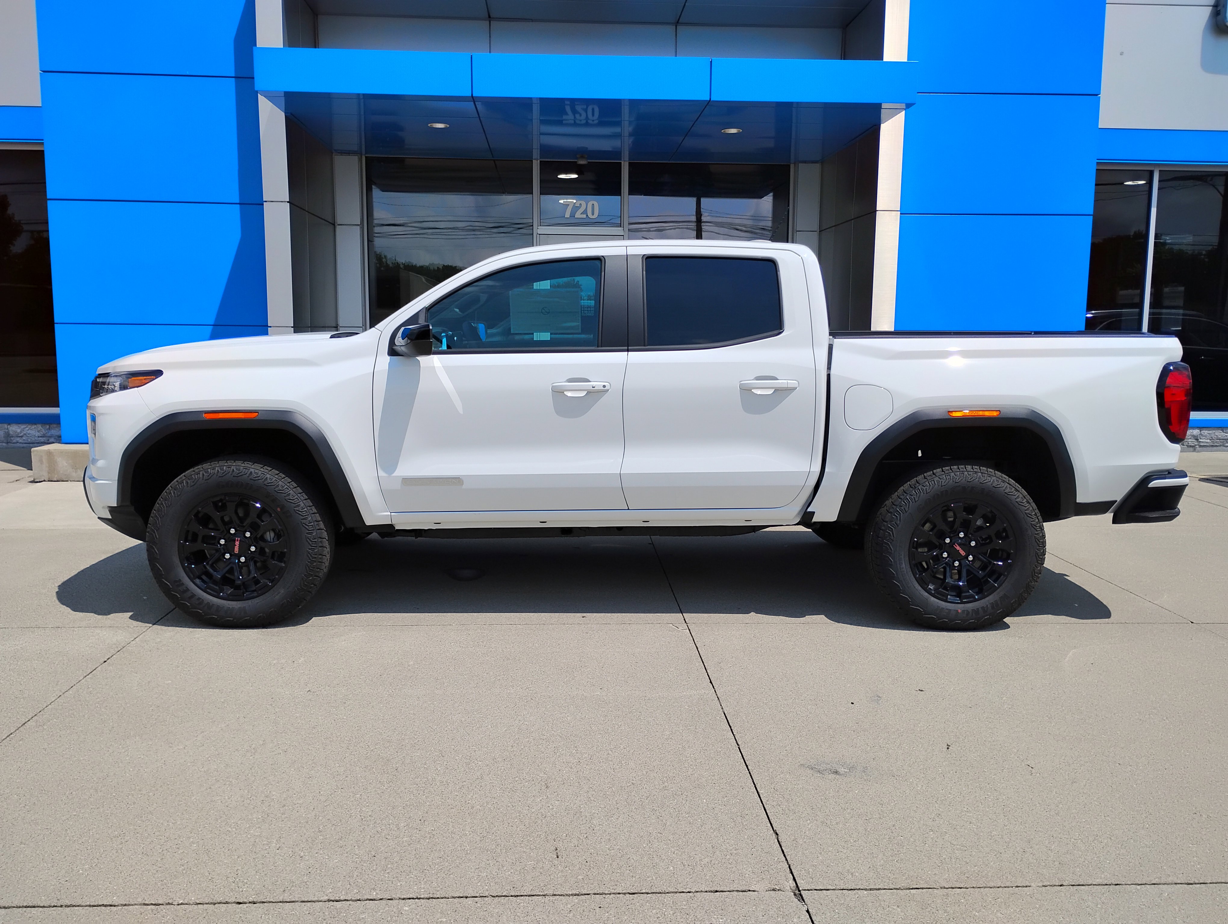 New 2026 GMC Canyon Elevation w/ Convenience Package image 19