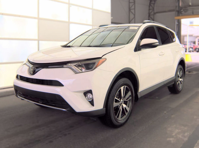 Used 2018 Toyota RAV4 XLE FWD image 4