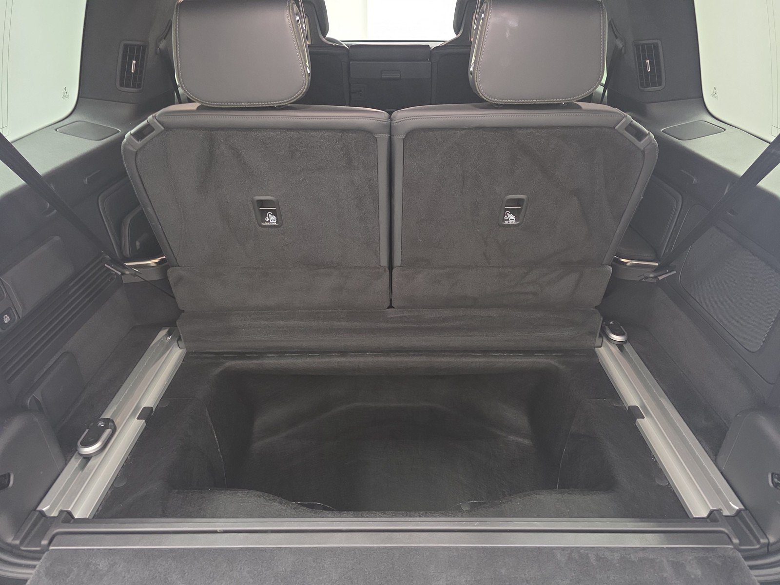 Used 2024 Rivian R1S Adventure AWD/4WD image 26