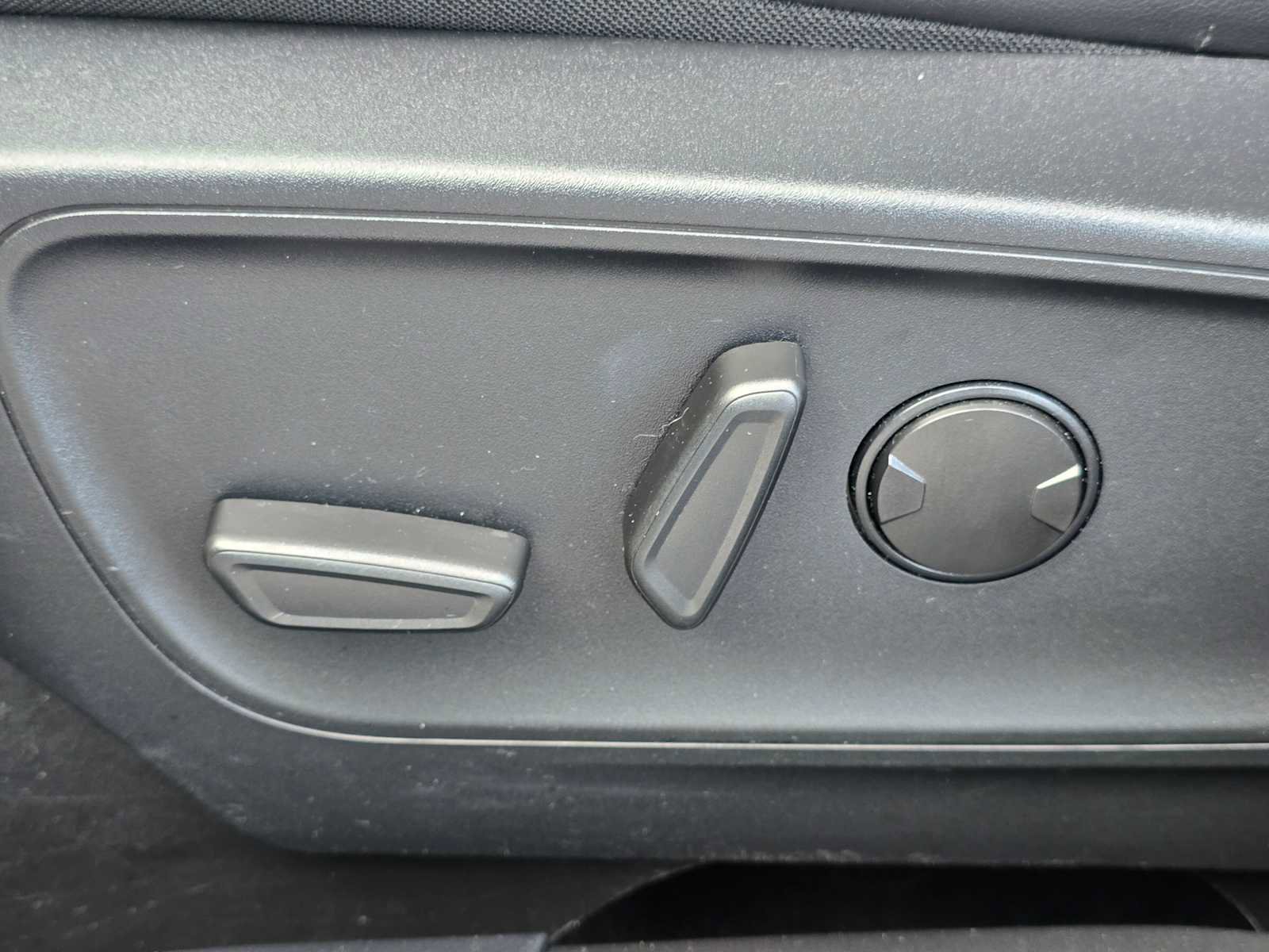 Used 2025 Ford Escape ST-Line Select AWD/4WD image 23