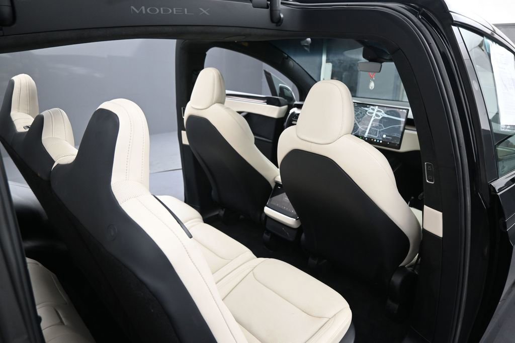 Used 2022 Tesla Model X image 25