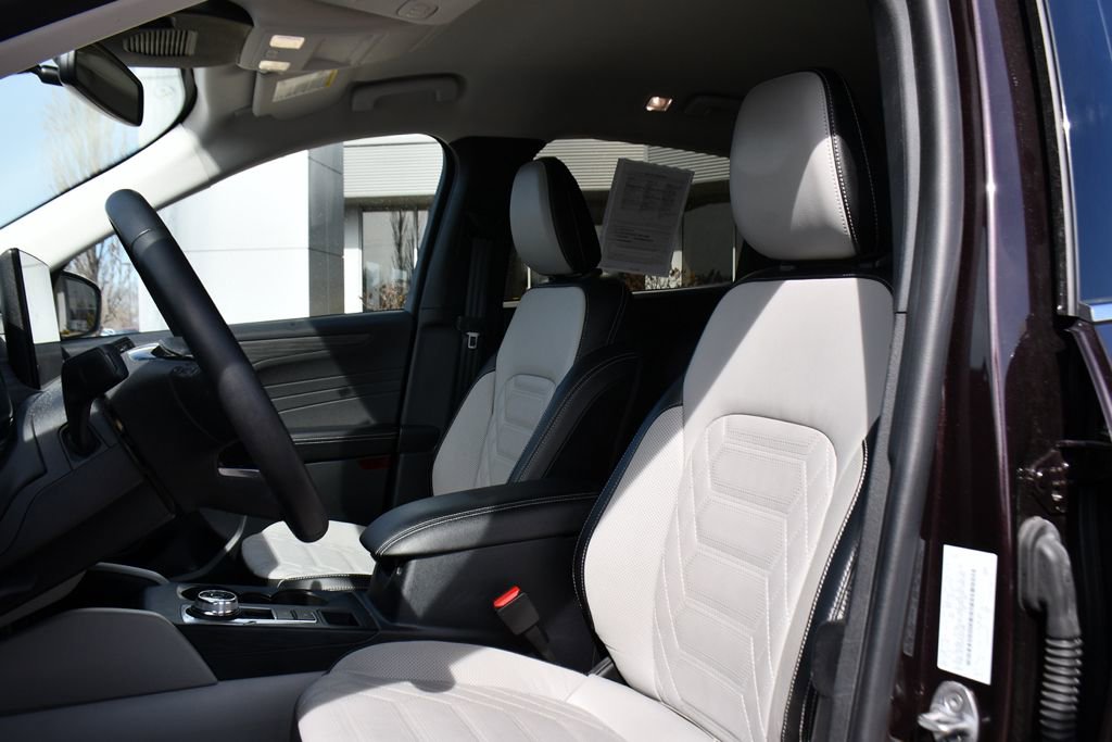 Used 2023 Ford Escape Platinum w/ Premium Technology Package image 13