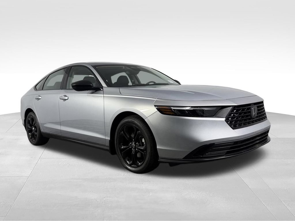 Used 2025 Honda Accord SE image 4