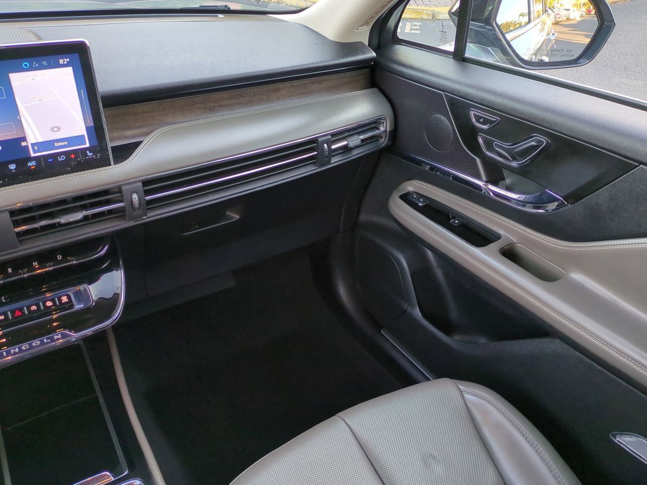 Used 2023 Lincoln Corsair Reserve w/ Towing Package image 17