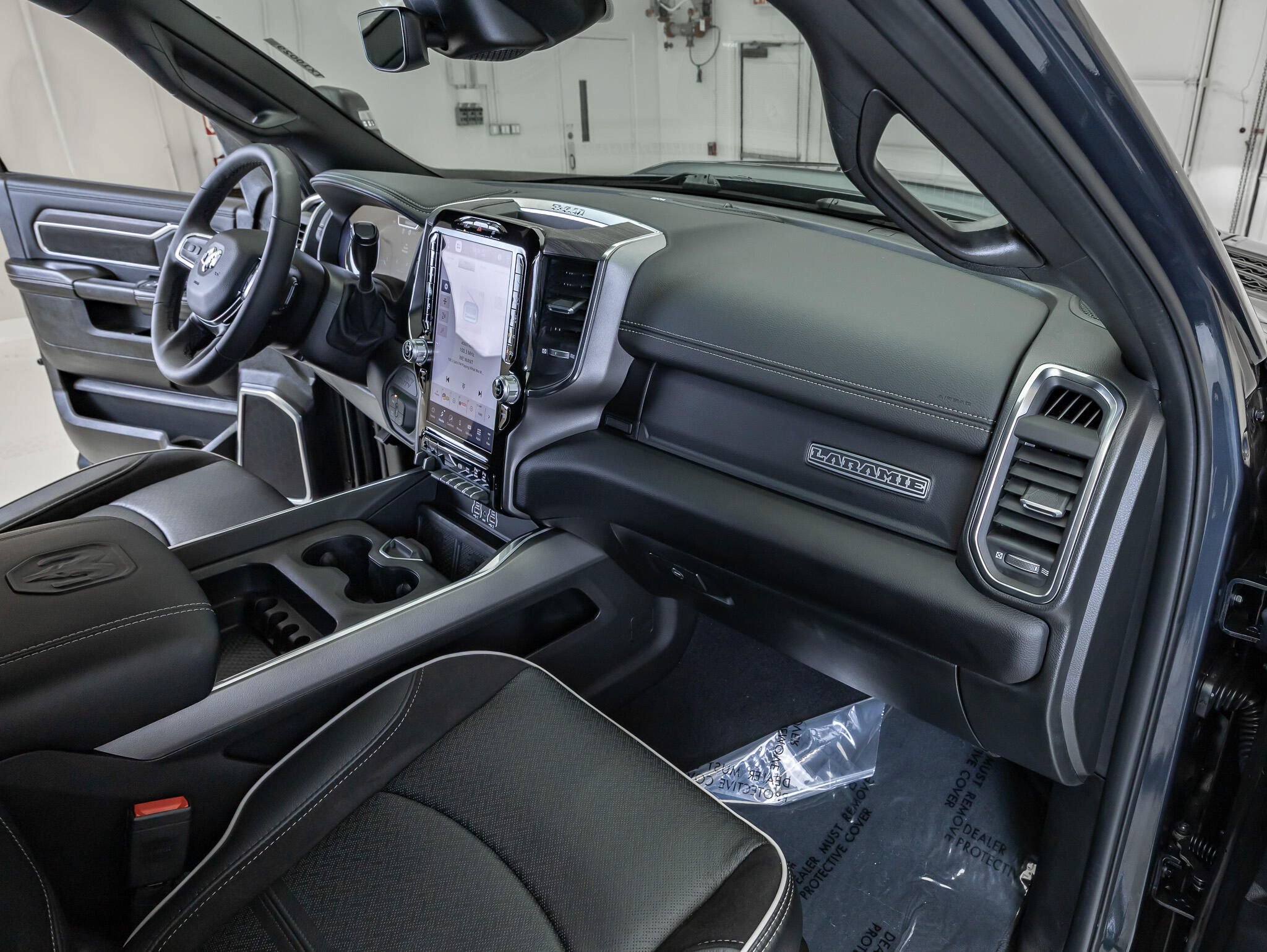 Used 2026 RAM 2500 Laramie w/ Night Edition AWD/4WD image 15