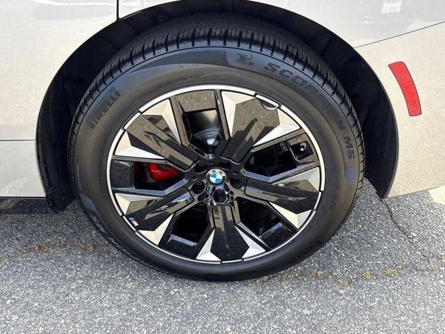 Used 2026 BMW iX xDrive60 w/ M Sport Package AWD/4WD image 14