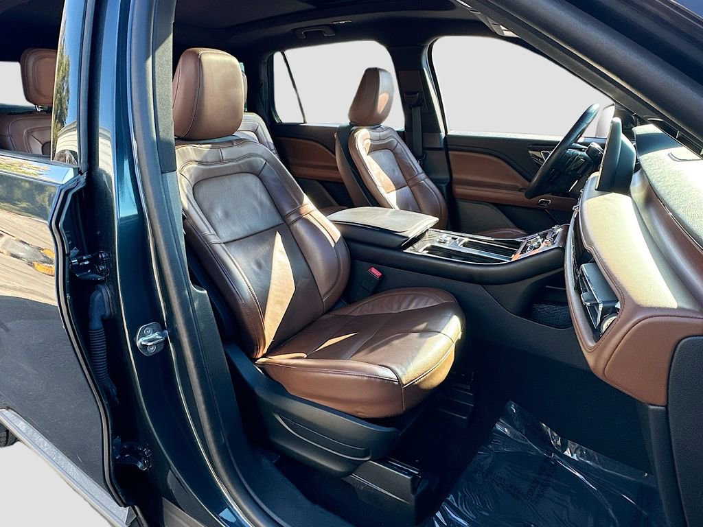 Used 2021 Lincoln Aviator Reserve w/ Elements Package Plus image 32