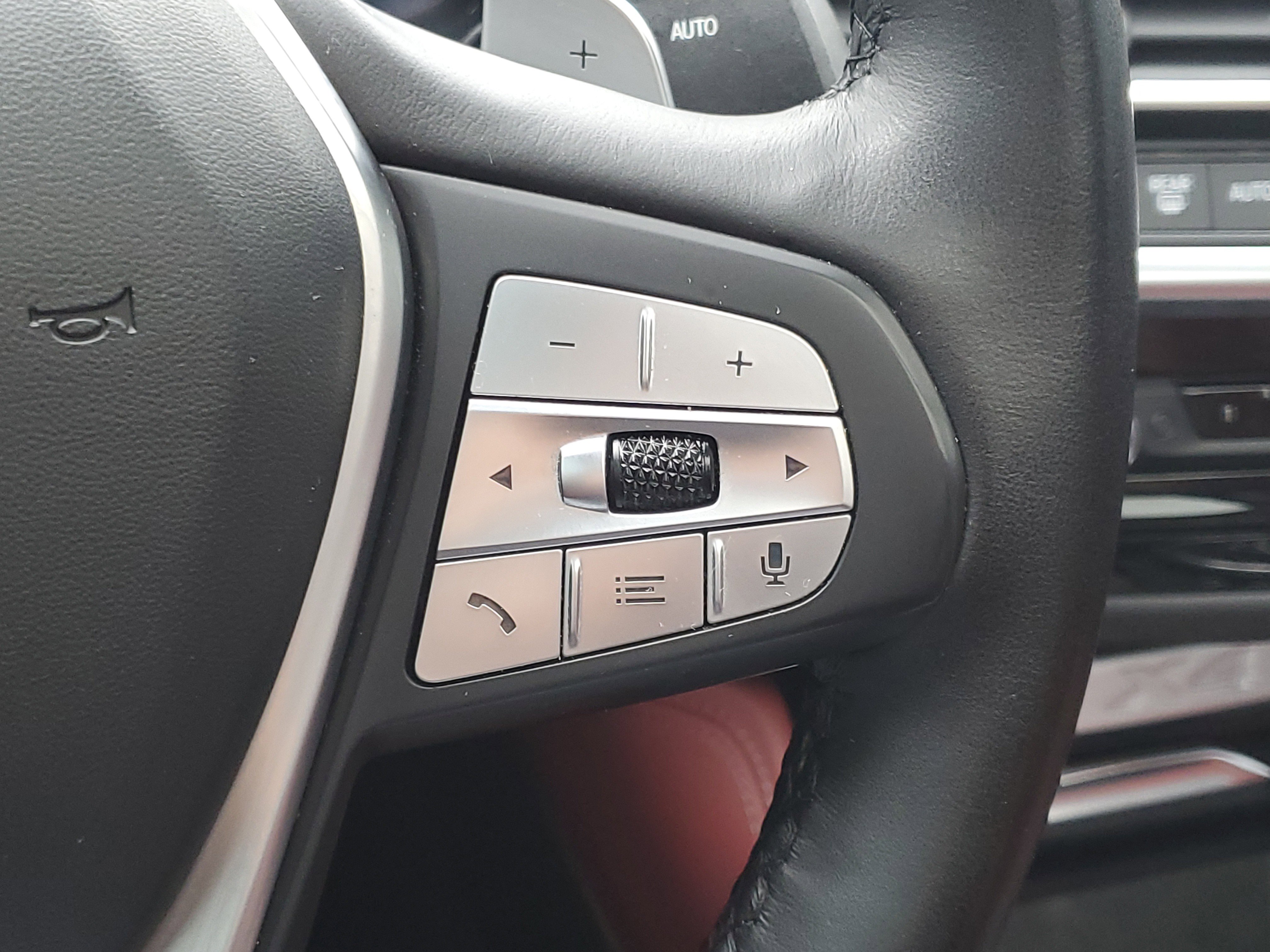 Used 2023 BMW X4 xDrive30i image 13