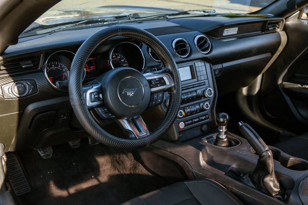 Used 2015 Ford Mustang Coupe image 10