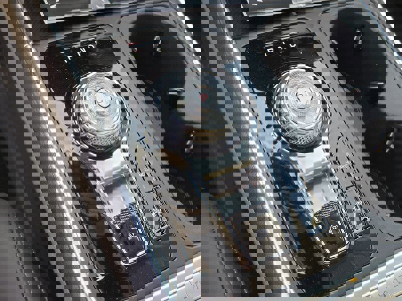 New 2026 Kia Carnival SX image 16