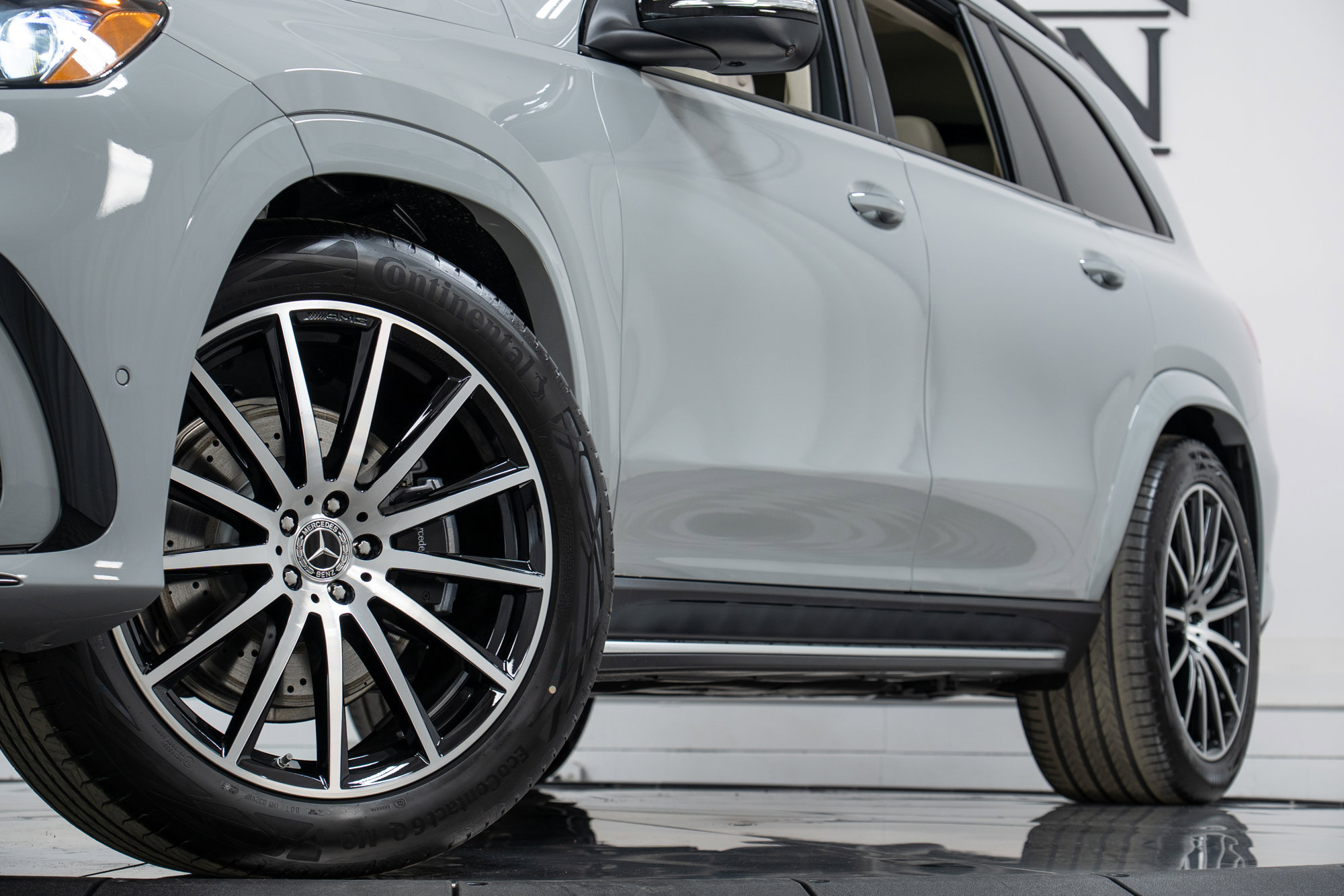 New 2026 Mercedes-Benz GLS 450 4MATIC image 28