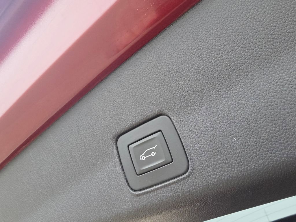 Used 2023 Chevrolet TrailBlazer RS w/ Sun and Liftgate Package image 30