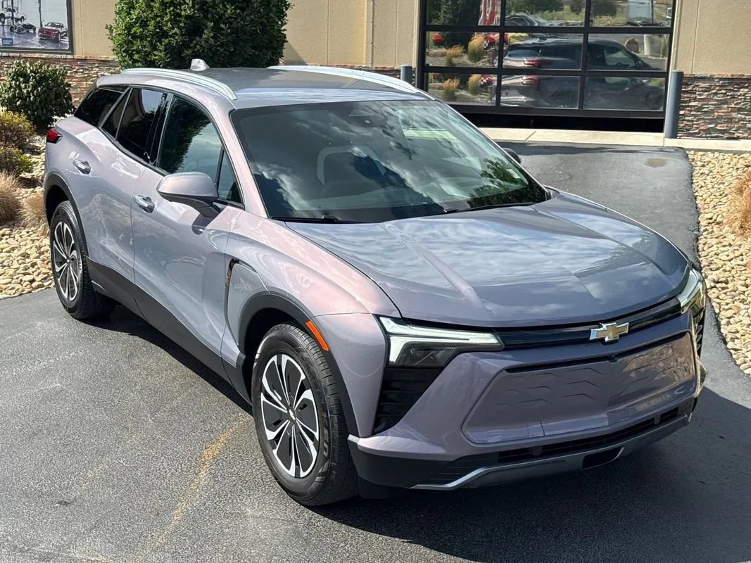 Used 2024 Chevrolet Blazer EV LT AWD/4WD image 24