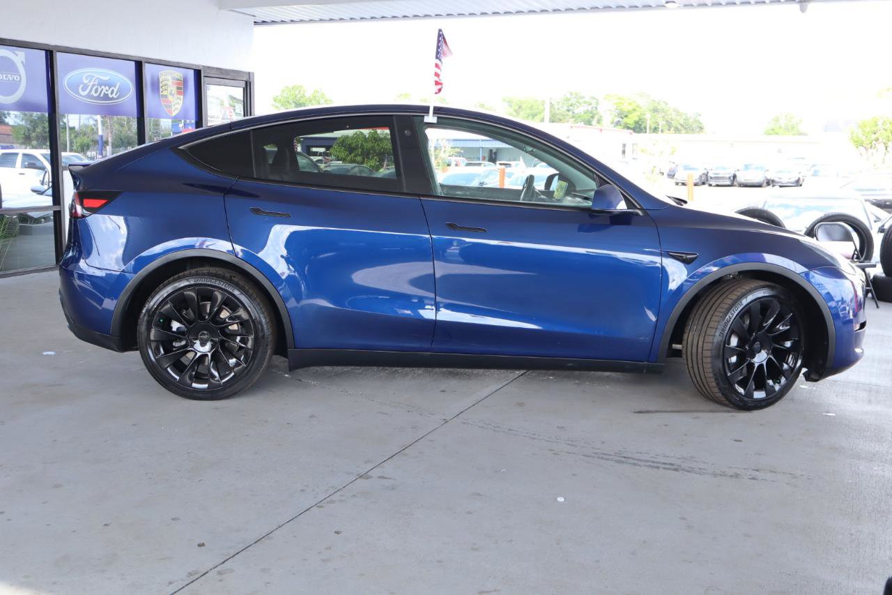 Used 2021 Tesla Model Y Long Range AWD/4WD image 6