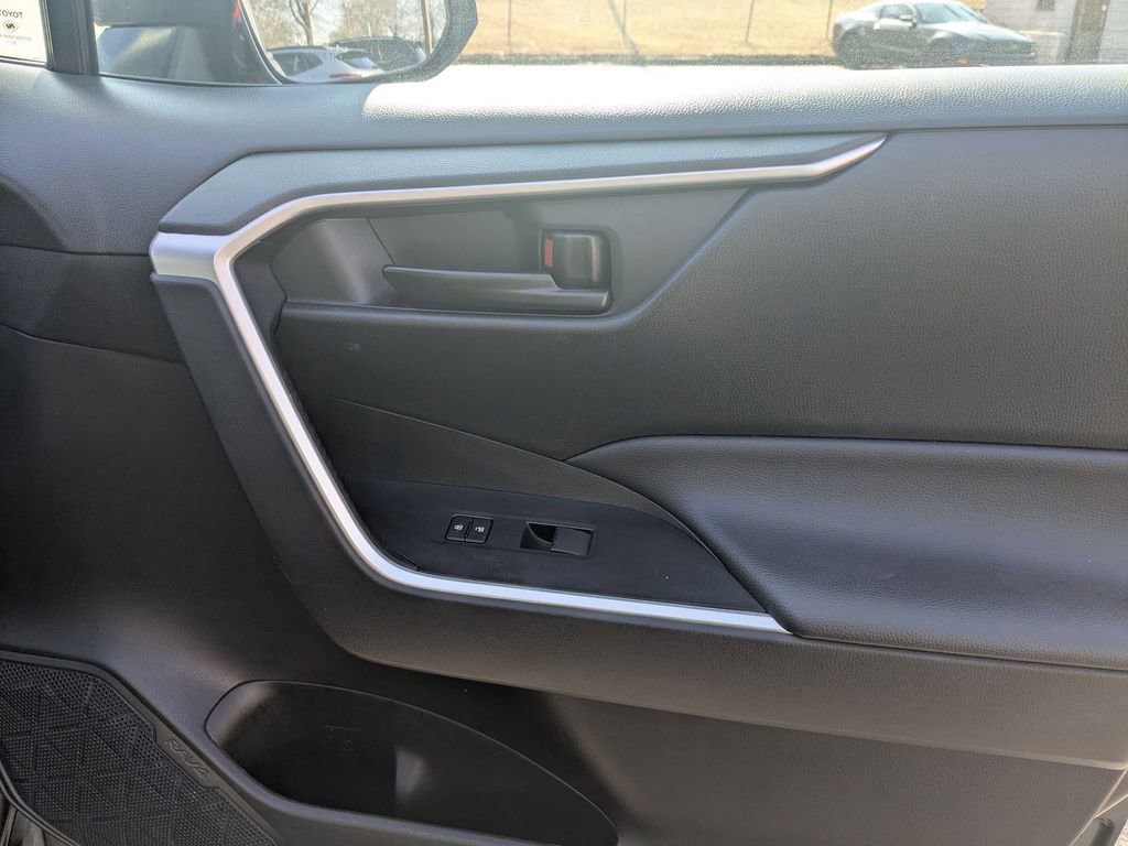 Used 2024 Toyota RAV4 LE image 30