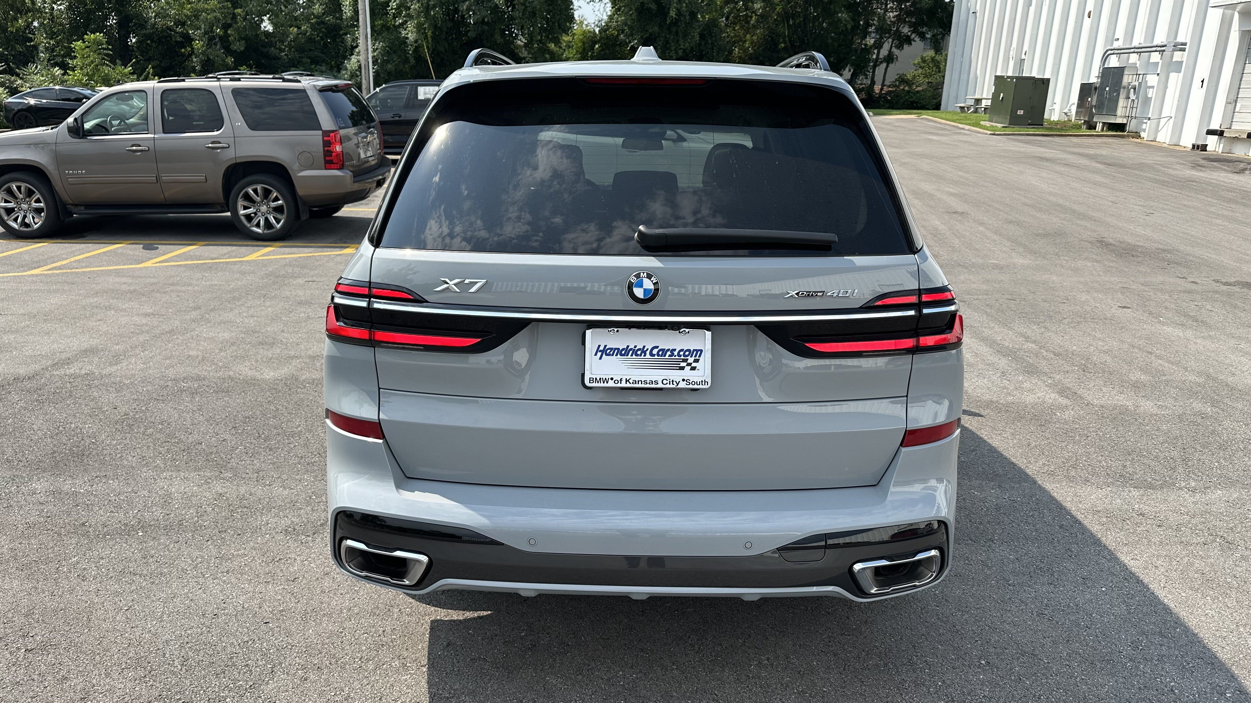 Used 2024 BMW X7 xDrive40i w/ Executive Package AWD/4WD image 9