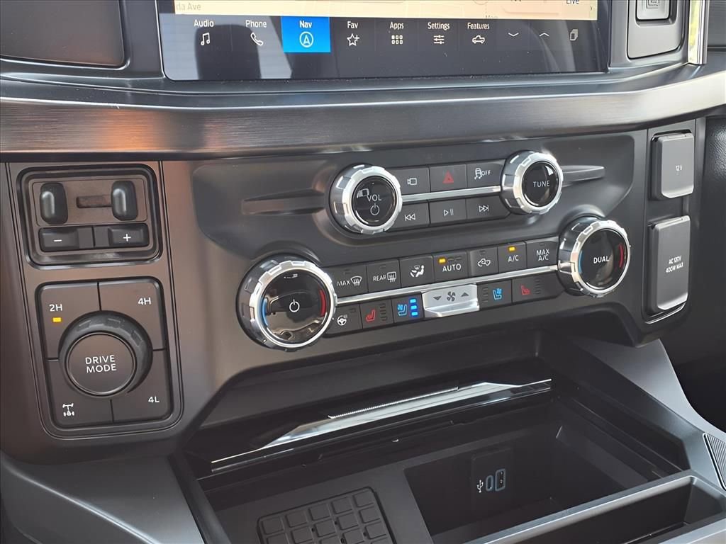 New 2026 Ford F250 Lariat w/ Black Appearance Package image 8