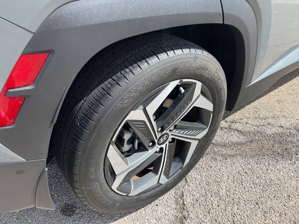 Used 2024 Hyundai Tucson Limited FWD image 11