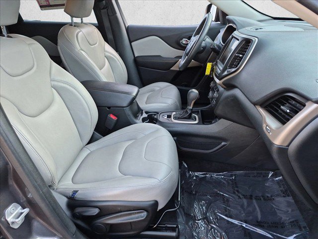 Used 2018 Jeep Cherokee Latitude FWD image 22