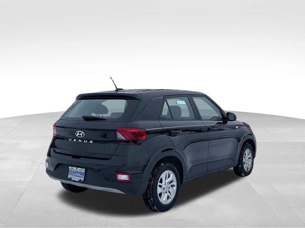 Used 2023 Hyundai Venue SE w/ Cargo Package FWD video 2