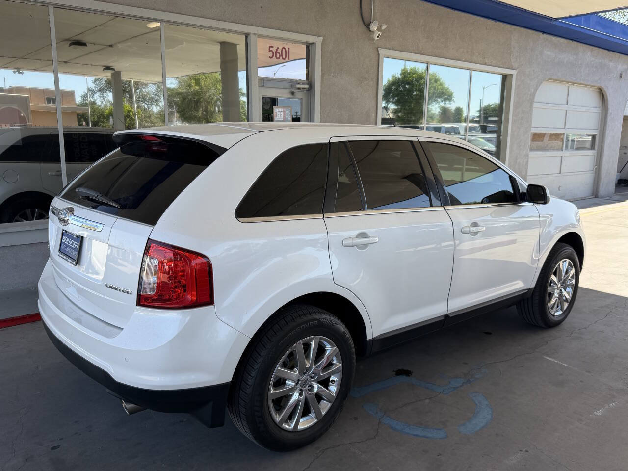 Used 2014 Ford Edge Limited w/ Driver Entry Package FWD image 5