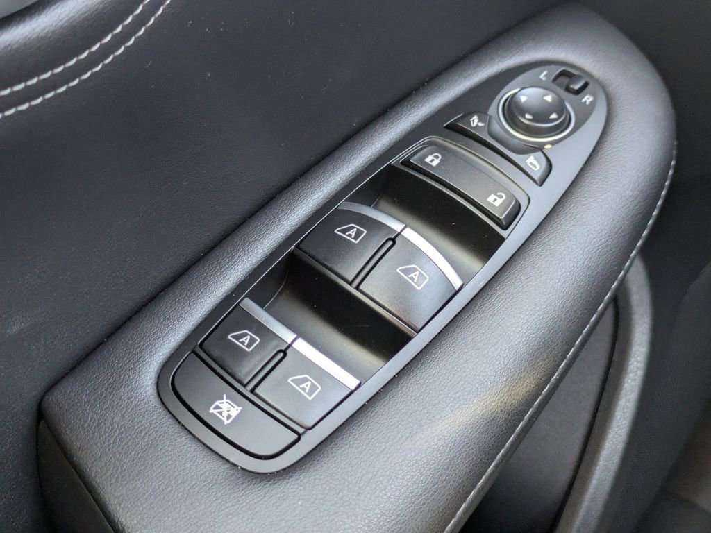 Certified 2025 INFINITI QX55 Essential image 25