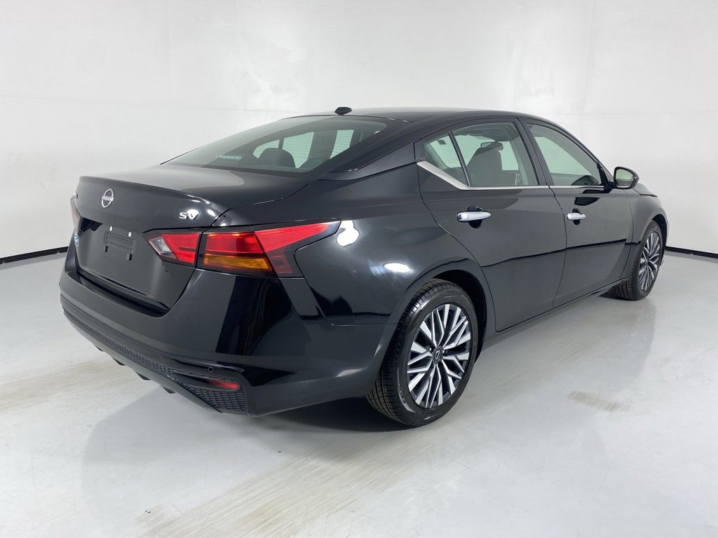Used 2024 Nissan Altima 2.5 SV image 7