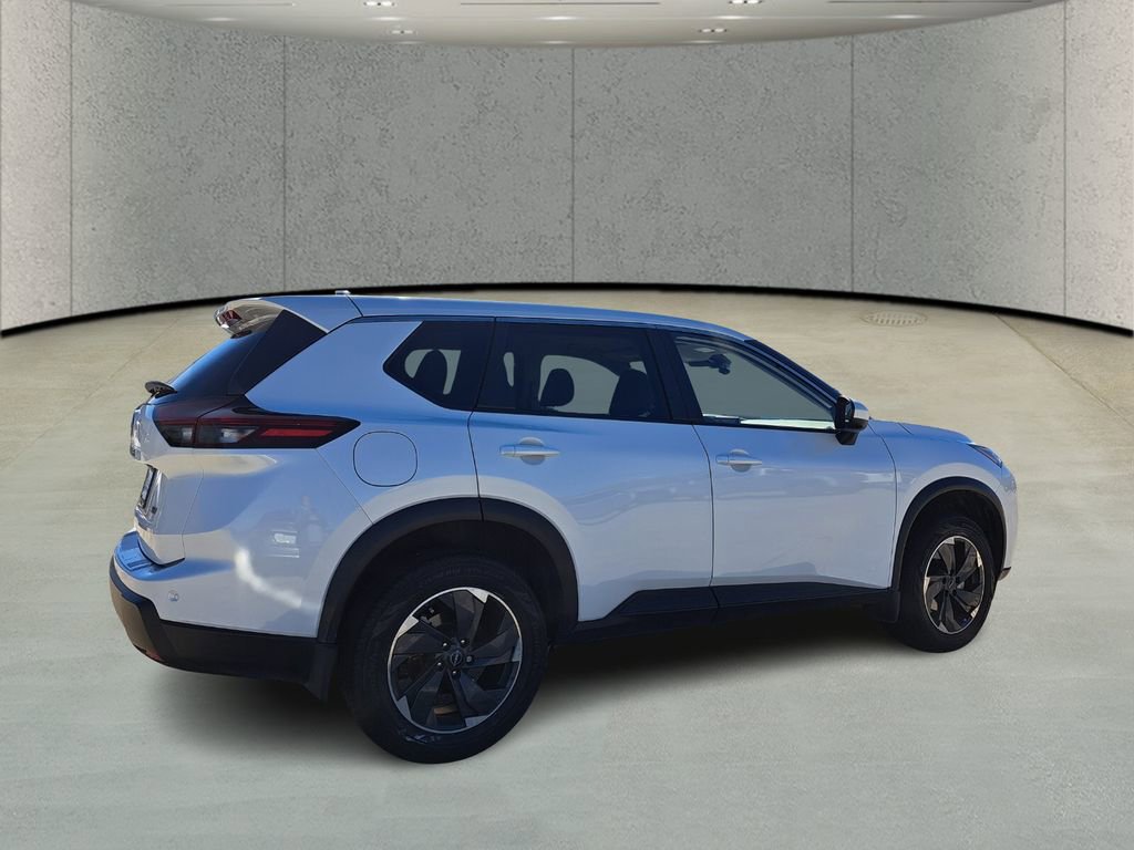 Used 2024 Nissan Rogue SV image 5