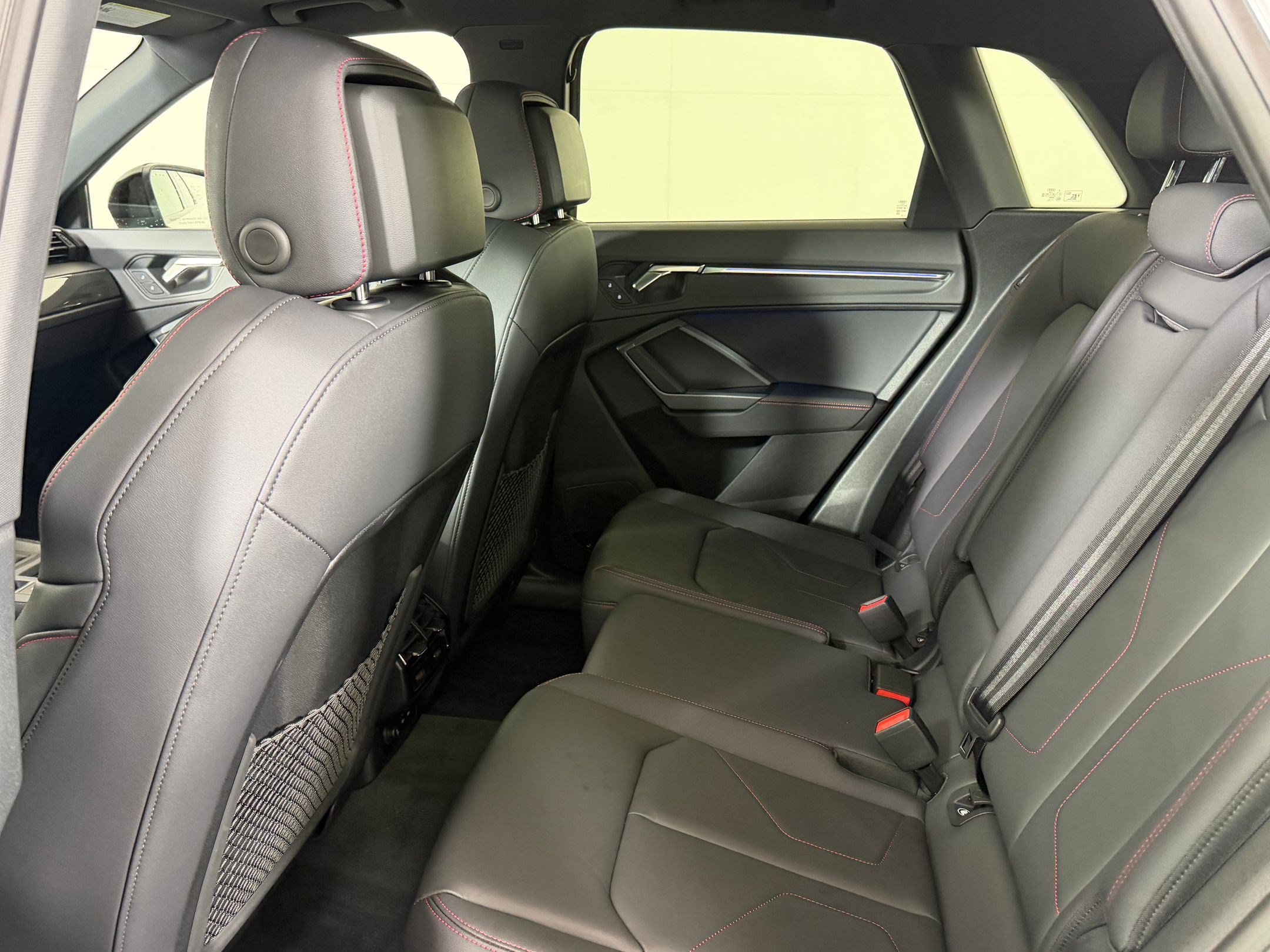 Certified 2025 Audi Q3 2.0T Premium Plus w/ Premium Plus Package AWD/4WD image 24